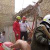 نجات یک مصدوم از زیر آوار با تلاش بی وقفه آتش نشانان 