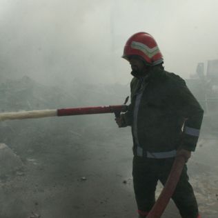 آتش نشانی نیشابور - آتش سوزی بخاری در کارگاه قالب گیری