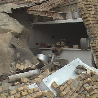 آتش نشانی نیشابور - سقف ودیوار یک منزل مسکونی فرو ریخت 