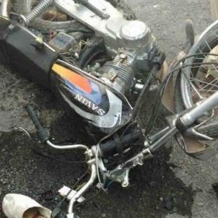 آتش نشانی نیشابور - حریق موتورسیکلت توسط آتش نشانان خاموش شد 