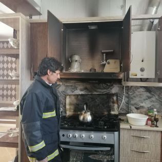 آتش نشانی نیشابور - آتش سوزی هود آشپزخانه