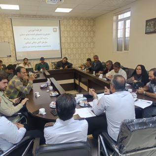 آتش نشانی نیشابور - حضور فعال خبرنگاران نیشابور در کارگاه آموزشی آشنایی با خاموش کننده های دستی به مناسبت هفته پدافند غی آتش نشانی نیشابور - حضور فعال خبرنگاران نیشابور در کارگاه آموزشی آشنایی با خاموش کننده های دستی به مناسبت هفته پدافند غی