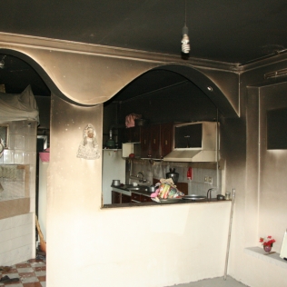 آتش نشانی نیشابور - آتش سوزی منزل مسکونی در اثر آتش بازی کودکان