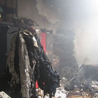 آتش نشانی نیشابور - انفجار گاز و آتش سوزی در منزل مسکونی