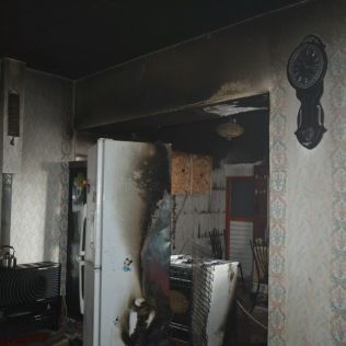 آتش نشانی نیشابور - آتش سوزی یک منزل مسکونی توسط آتش نشانان مهار شد
