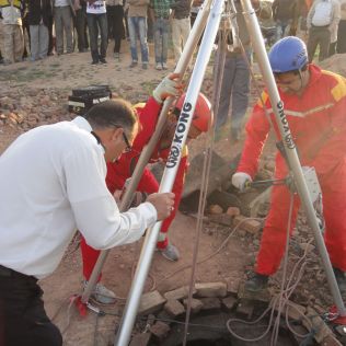 آتش نشانی نیشابور - کشف یک جسد در داخل چاه