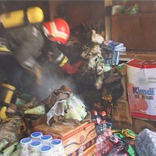 آتش نشانی نیشابور - آتش سوزی در انباری منزل مسکونی