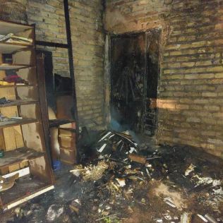 آتش نشانی نیشابور - حریق مغازه ام دی اف توسط آتش نشانان خاموش شد.