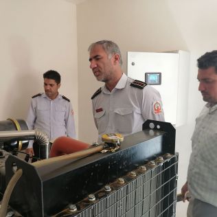 آتش نشانی نیشابور - بازدید کارشناسان آتش نشانی از سیستم های ایمنی جایگاه سوخت سروستان در بلوار جهاد جهت صدور پایان کار