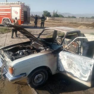 آتش نشانی نیشابور - آتش سوزی خودرو وانت .ابتدای روستای سنگونی