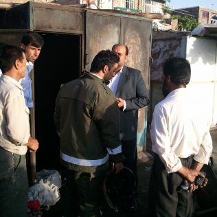 آتش نشانی نیشابور - آتش سوزی دکه لباس فروشی 