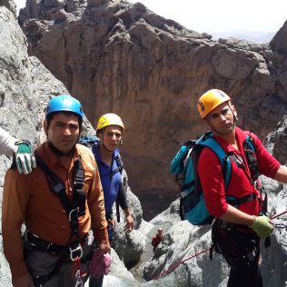 آتش نشانی نیشابور - تمرین در طبیعت برای پرسنل جدید الاستخدام سازمان