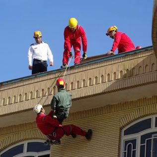 آتش نشانی نیشابور - مانور سراسری زلزله امسال با مشارکت نهادهای امدادی 