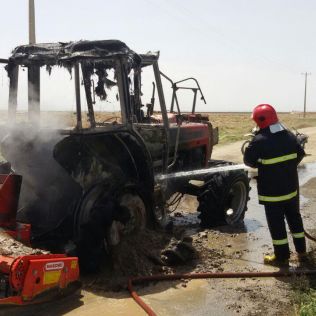 آتش نشانی نیشابور - آتش سوزی  تراکتور