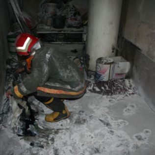 آتش نشانی نیشابور - آتش سوزی آبگرمکن در اثر بی احتیاطی