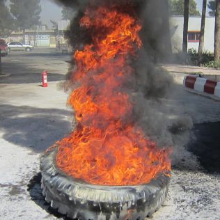 آتش نشانی نیشابور - آتش سوزی در کارگاه آهنگری ماشین های سنگین