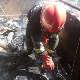 آتش نشانی نیشابور - نشت گاز پیک نیک موجب آتش سوزی در منزل مسکونی شد