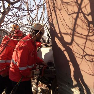 آتش نشانی نیشابور - خواب آلودگی راننده حادثه ساز شد